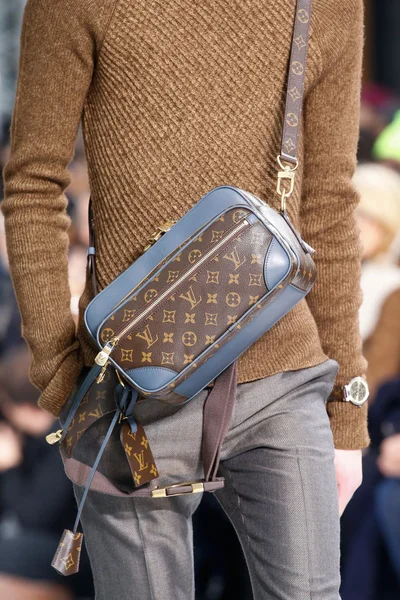 Look 22